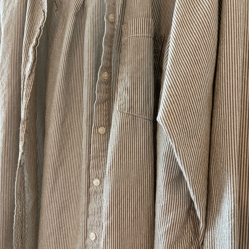 Universal Thread Button Up - Picture 3 of 4